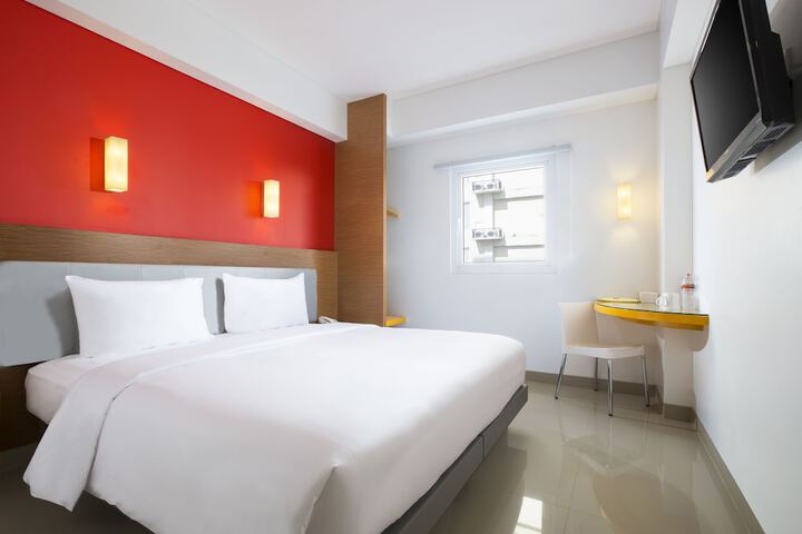 Room 4 of 31