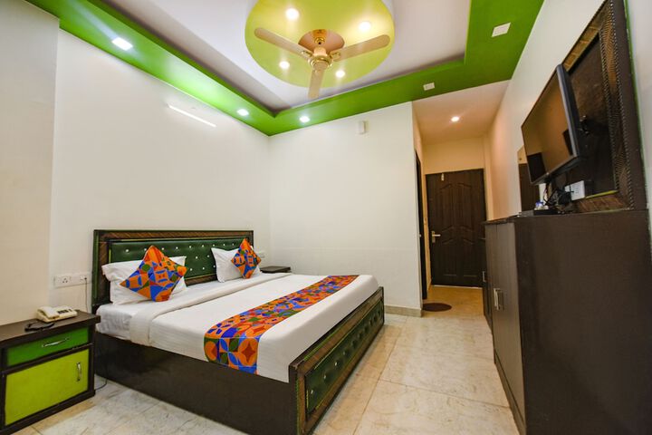 Fabhotel Kempty Lake Resort