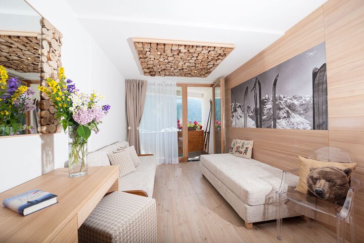 Room 6 of 20