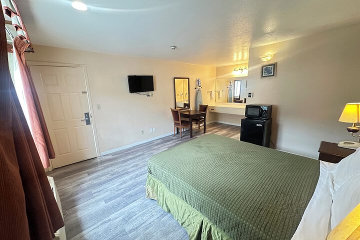 Room 3 of 35