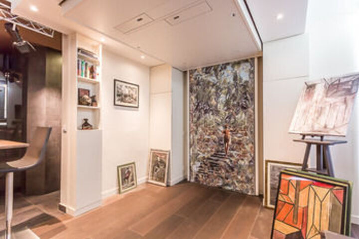 Room 43 of 189
