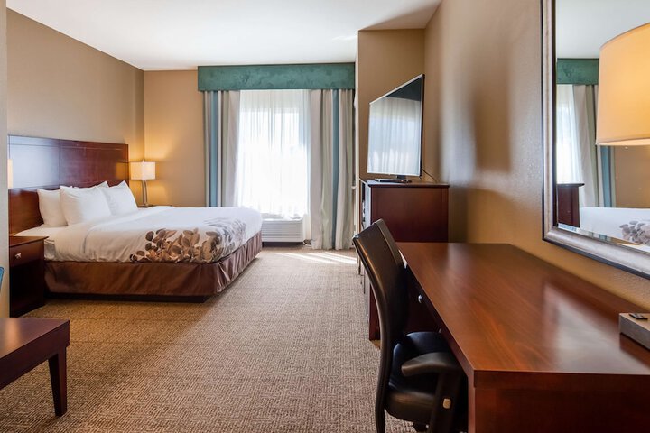 Accessible Suite 2 Queen Mobility Accessible Comast Rollsh Sofa Bed Microfridge Full Breakfast (2 of 12)