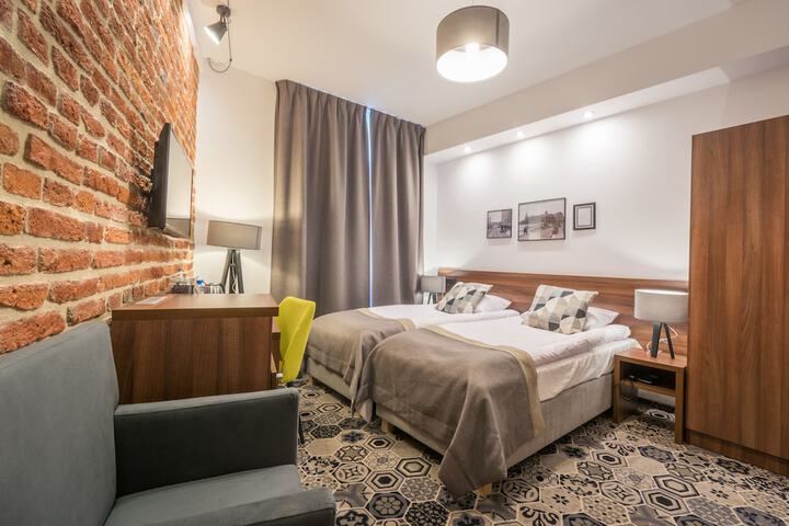 Room 42 of 73