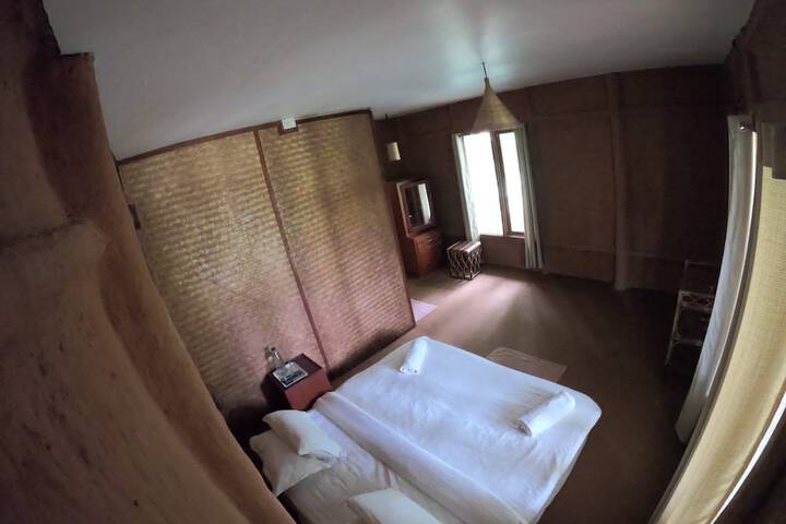 Room 6 of 87