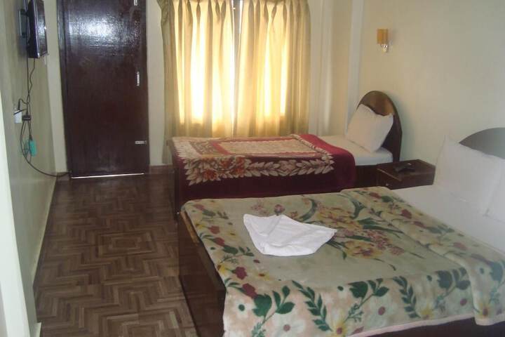 Room 10 of 37