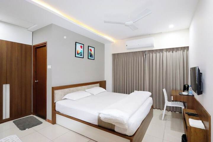 Room 8 of 17