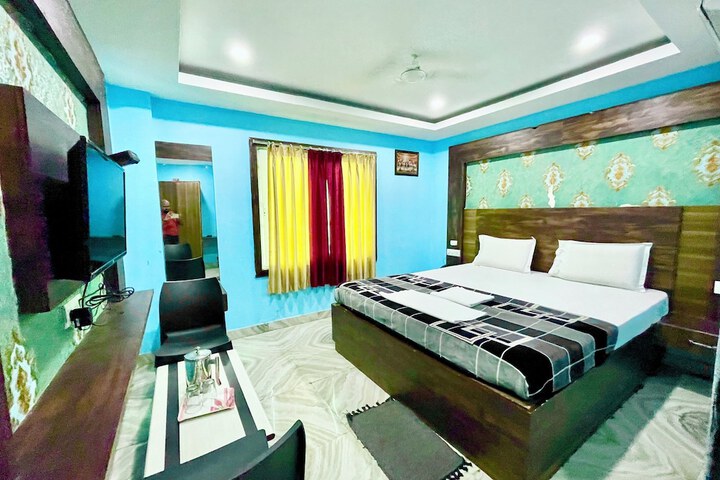 Room 9 of 33