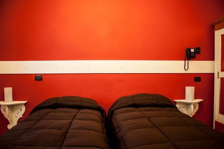 Room 32 of 63