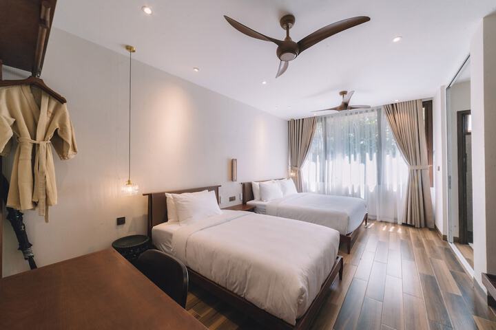 Room 70 of 210