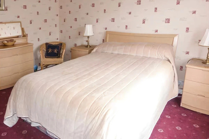 Room 3 of 7