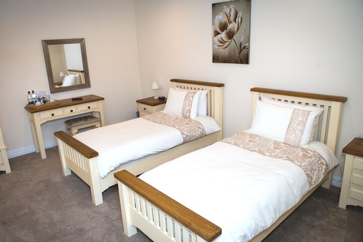 Room 12 of 40