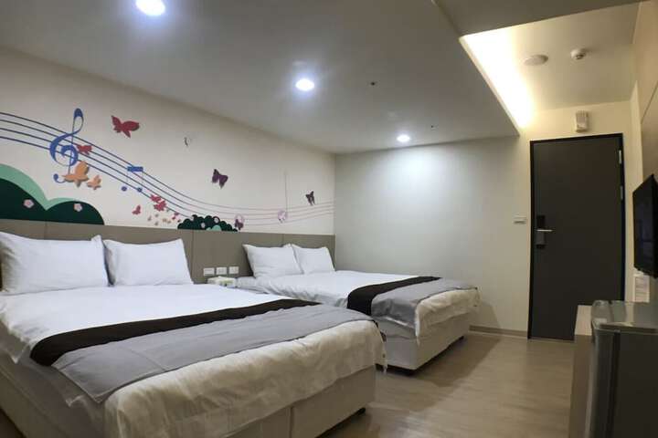 Room 5 of 49
