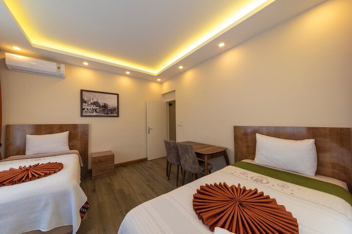 Room 15 of 117