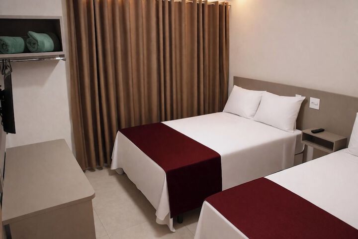 Room 13 of 21