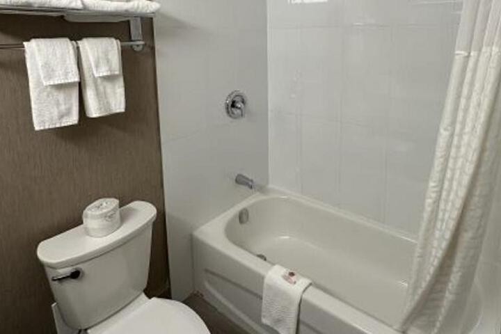 Room 62 of 142
