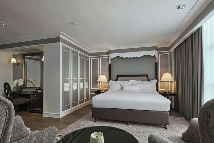 Room 12 of 67