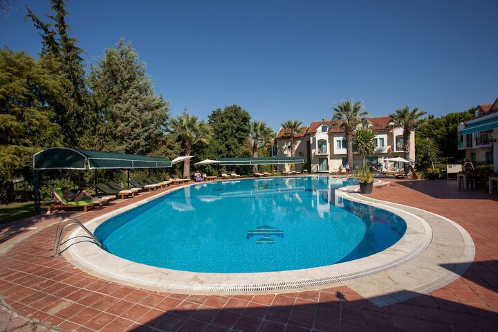 Hotel Pool