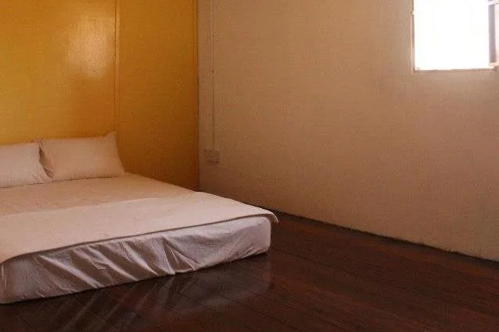 Room 6 of 11