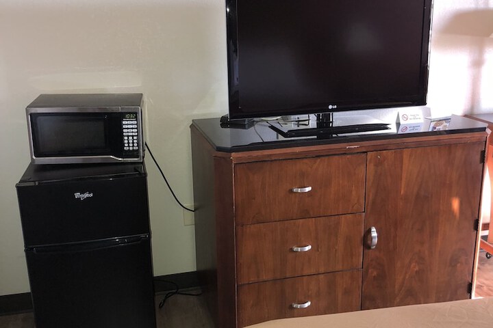 2 Double Beds (7 of 8)