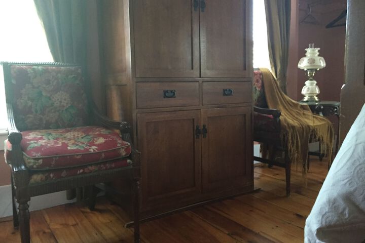 Room 10 of 26
