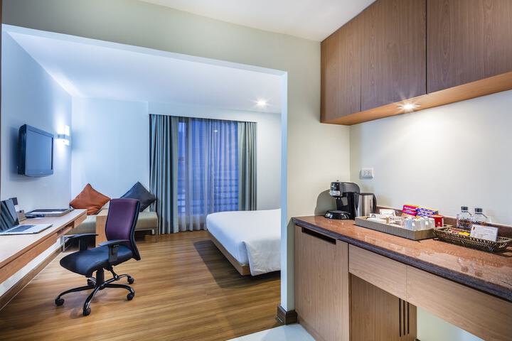 Room 21 of 43