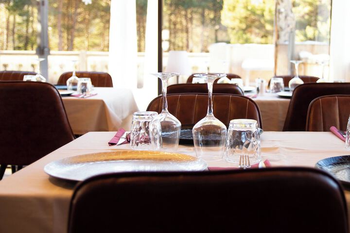 Dining 76 of 118