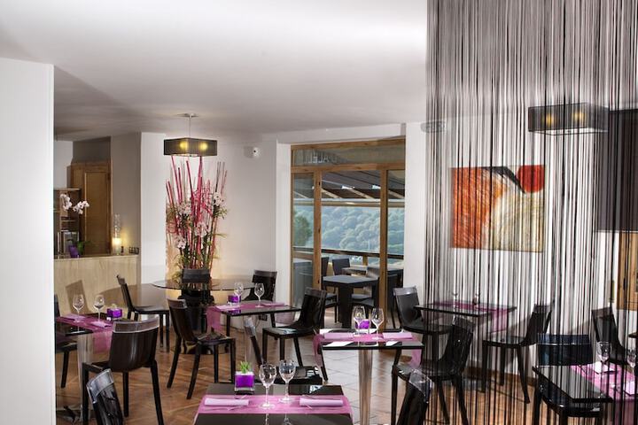 Dining Photos