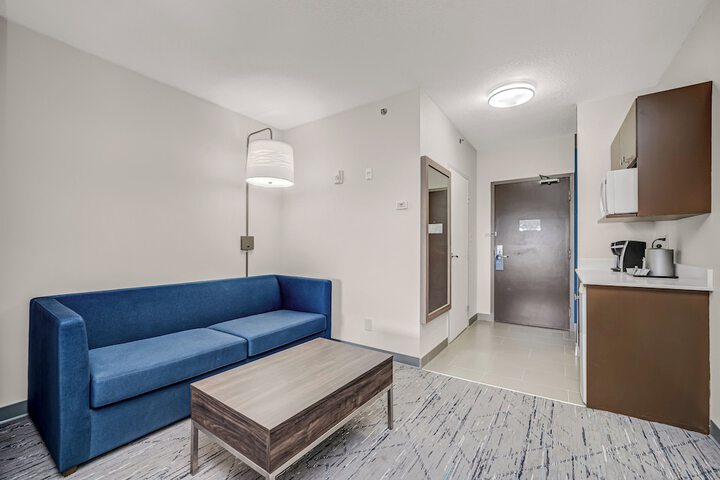 Room 12 of 64