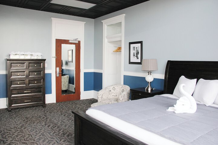 Room 69 of 212