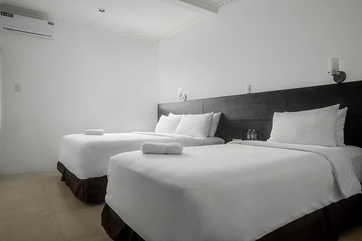 Room 10 of 30