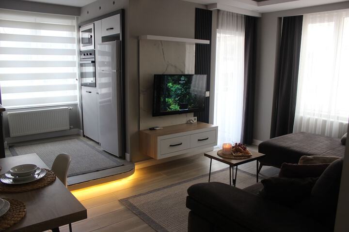 Room 4 of 84