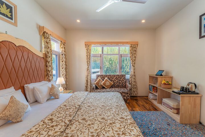 Room 16 of 38