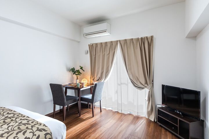 Room 14 of 28