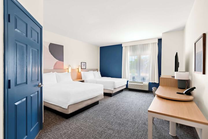 2 Queen Beds Accessible (9 of 11)