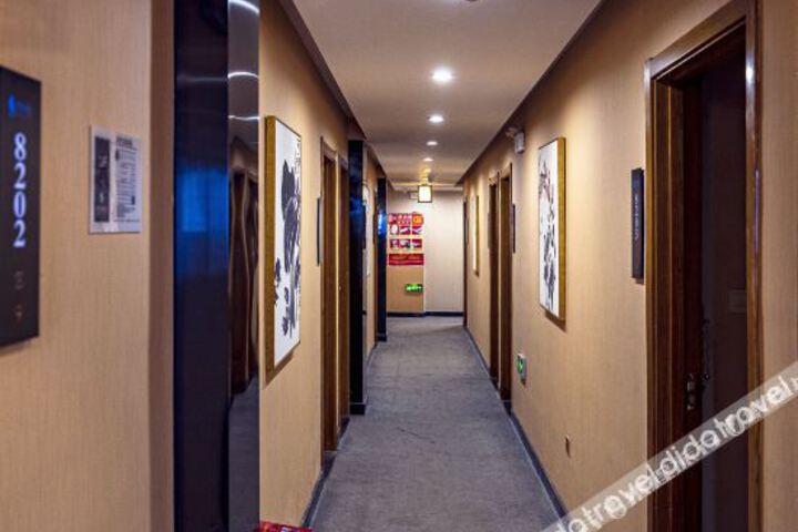 Hotel Interior 10 of 26