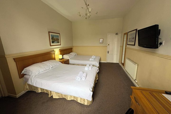 Room 6 of 25