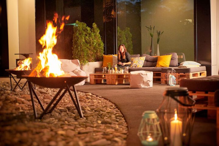 Lounge 41 of 59