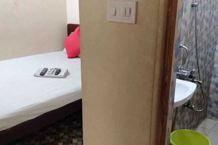 Room 13 of 39