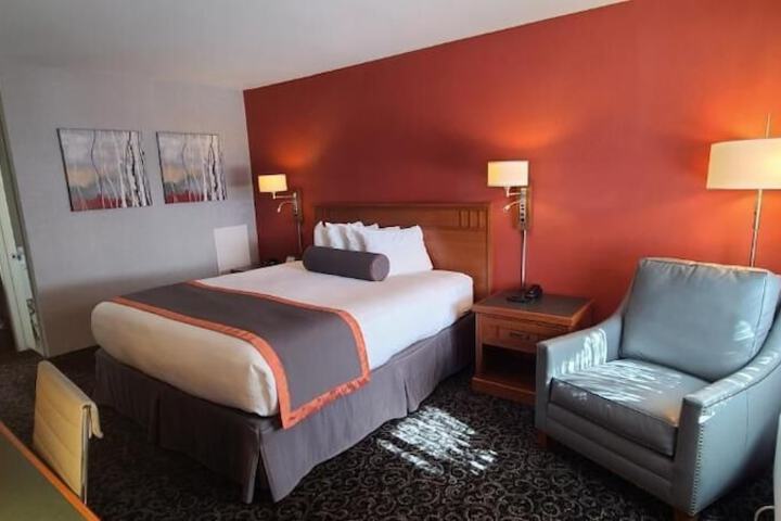 Room 6 of 27