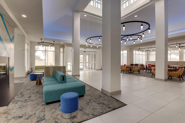 Entrance & Lobby