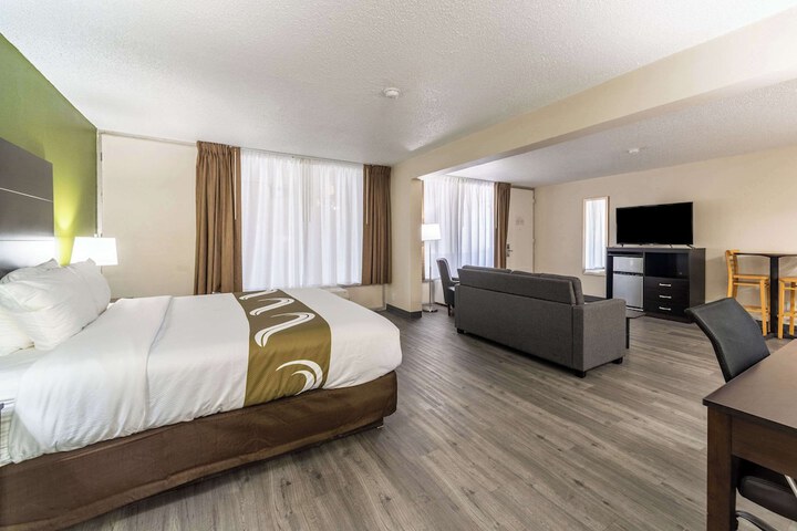 1 King Bed (18 of 23)
