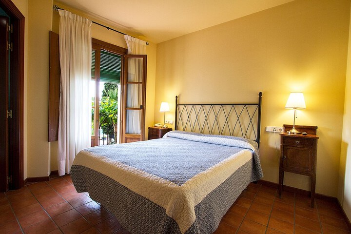 Room 3 of 72