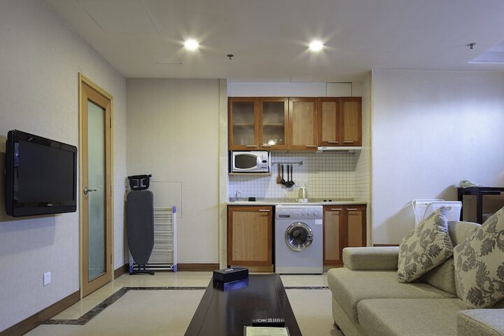 Room 12 of 71