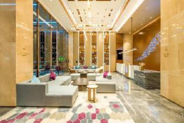 Lavande Hotel Huidong High-Speed Railway Station Shengli Square Store