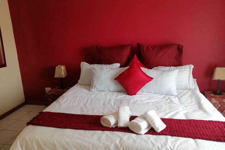 Room 5 of 5