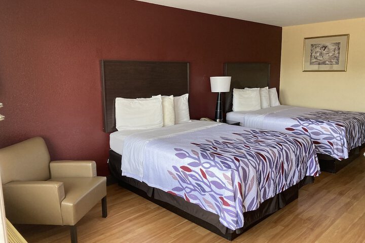 Deluxe 2 Queen Beds (1 of 2)