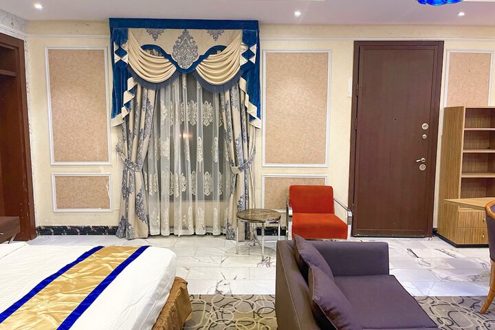 Room 16 of 114