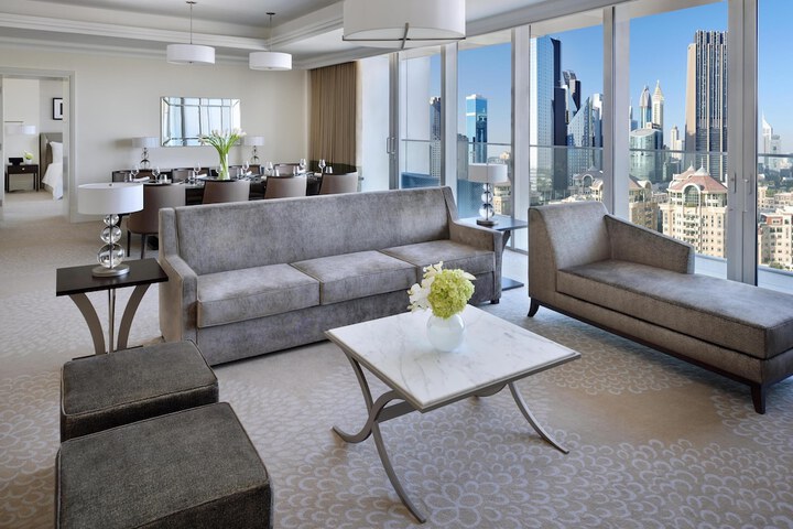 Room 60 of 198