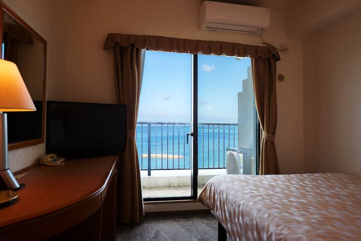 Room 30 of 97