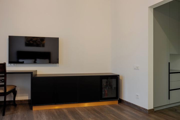 Room 6 of 36